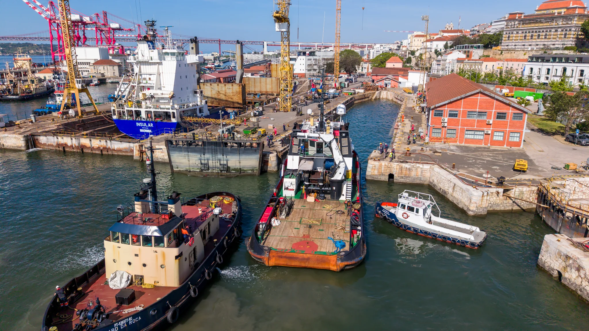 Manouver of vessel entering drydock