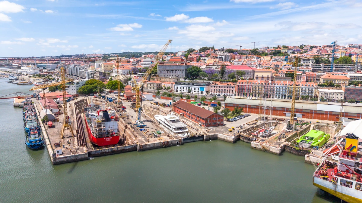 Navalrocha drydocks Lisbon